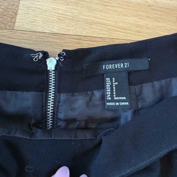 Forever 21 Black Mini Skirt Everyday Casual Size Small Great Condition Y2K 90s - Picture 4 of 6